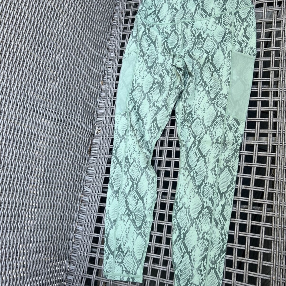 Nwt! Fabletics On-The-Go Powerhold High Waisted L… - image 3